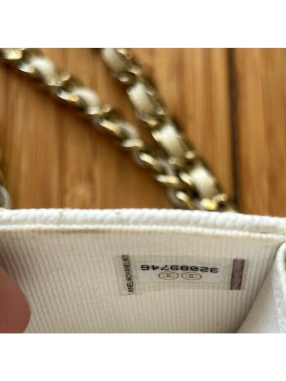 Chanel Mini Wallet On Chain White Caviar quilted crossbody Gold Hardware - Picture 12 of 14